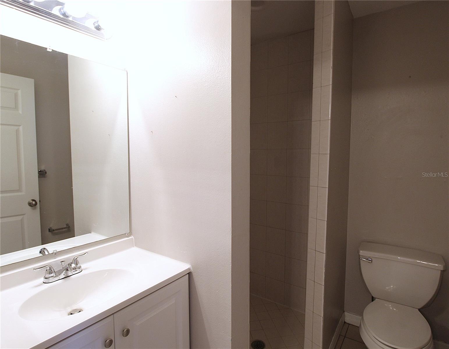 CRESTLINE - Residential Lease