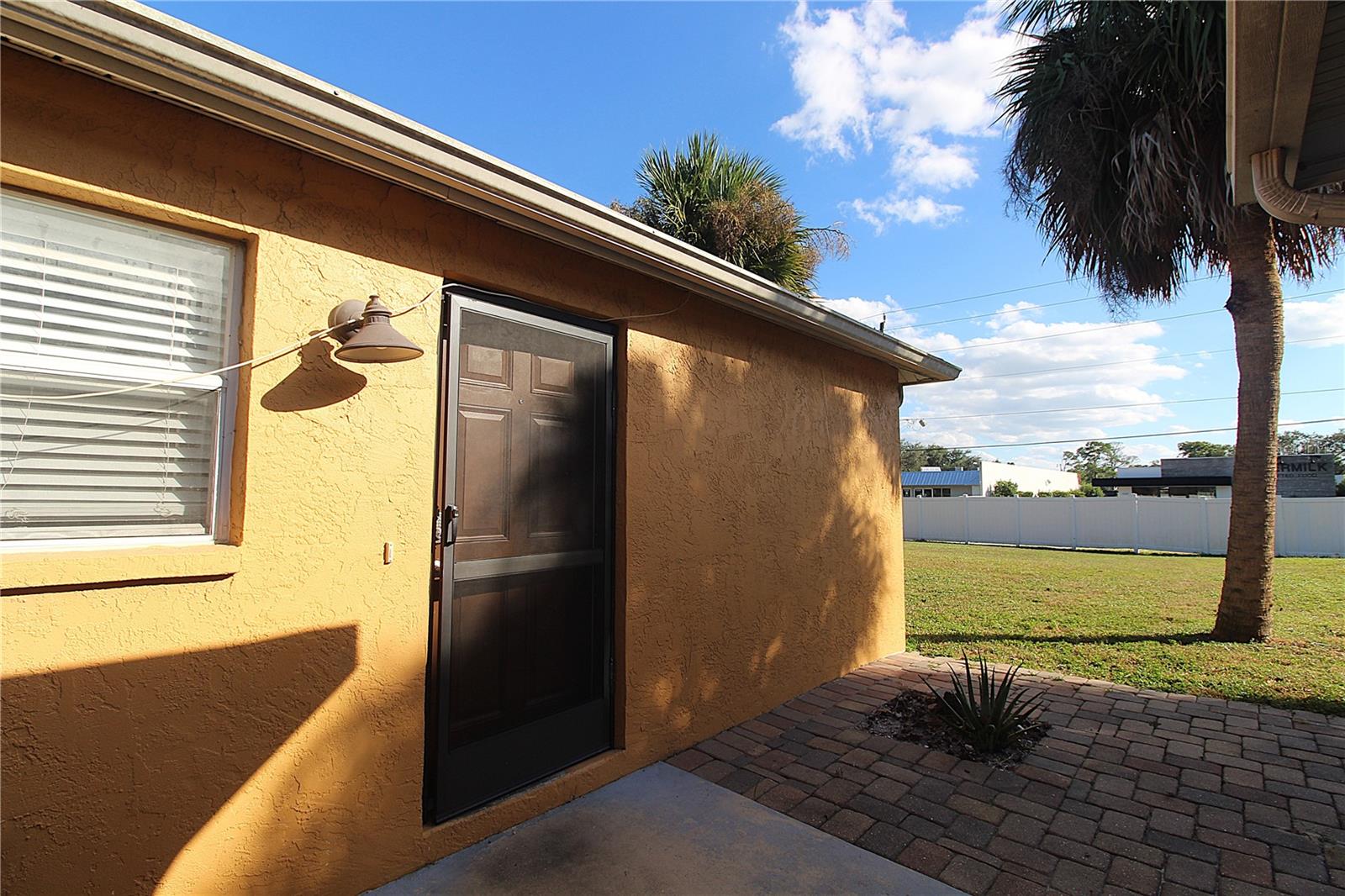 CRESTLINE - Residential Lease