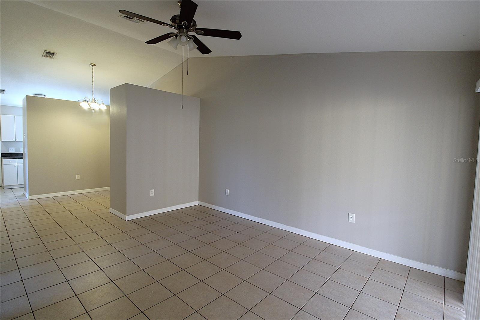 CRESTLINE - Residential Lease