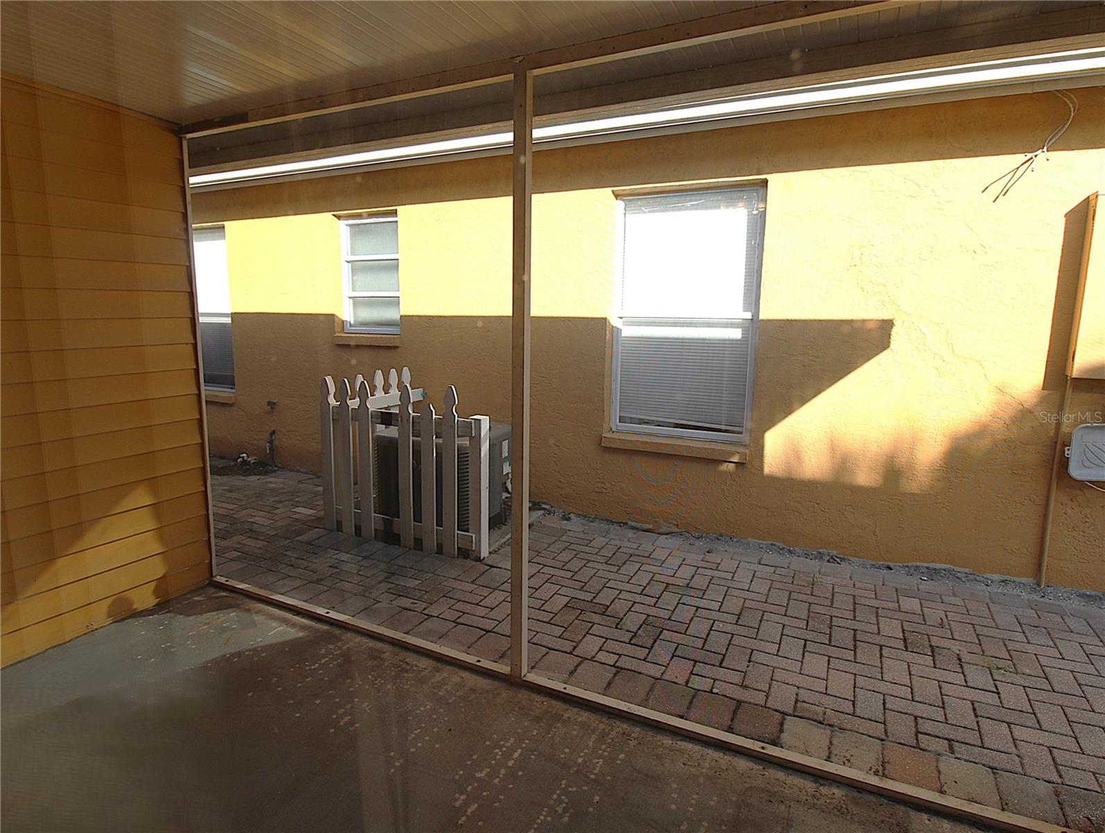 CRESTLINE - Residential Lease