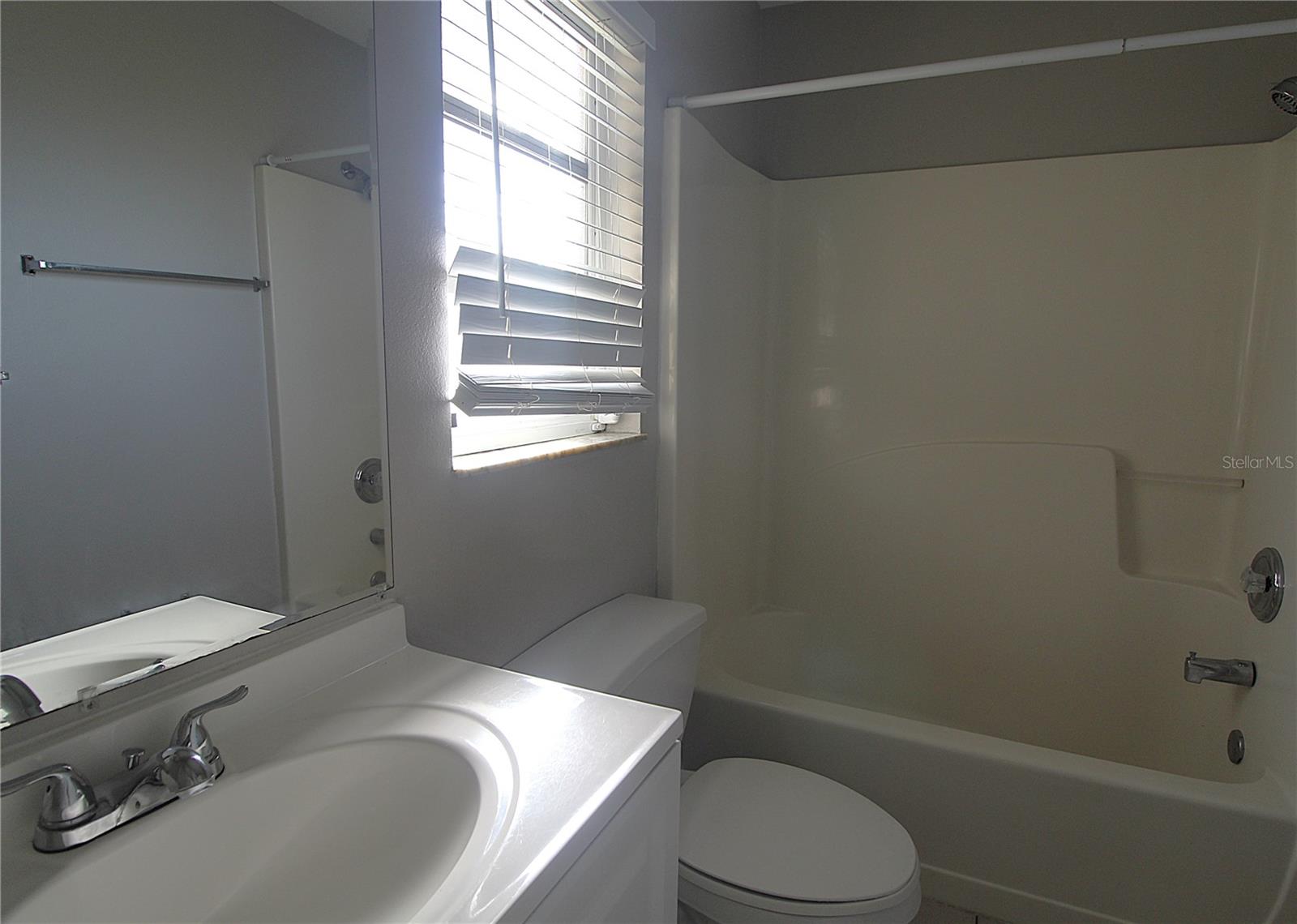 CRESTLINE - Residential Lease