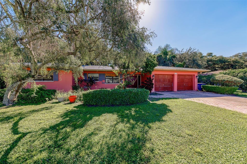 Photo of 1105 Woodcrest Avenue, Clearwater, FL 33756 (MLS # TB8548162)