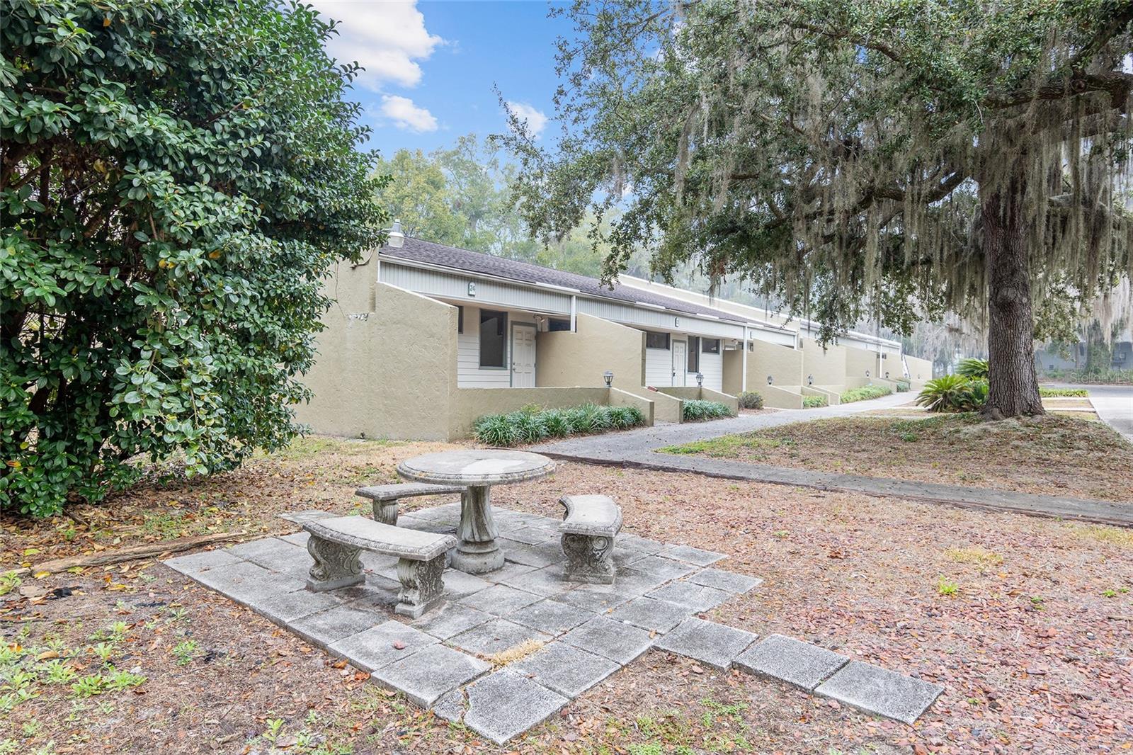 STARTING GATE OFFICE COMPLEX - Commercial Sale