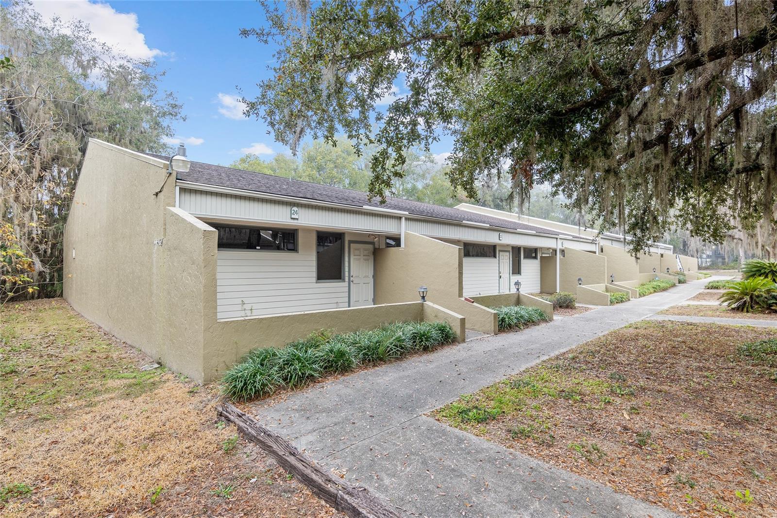 STARTING GATE OFFICE COMPLEX - Commercial Sale