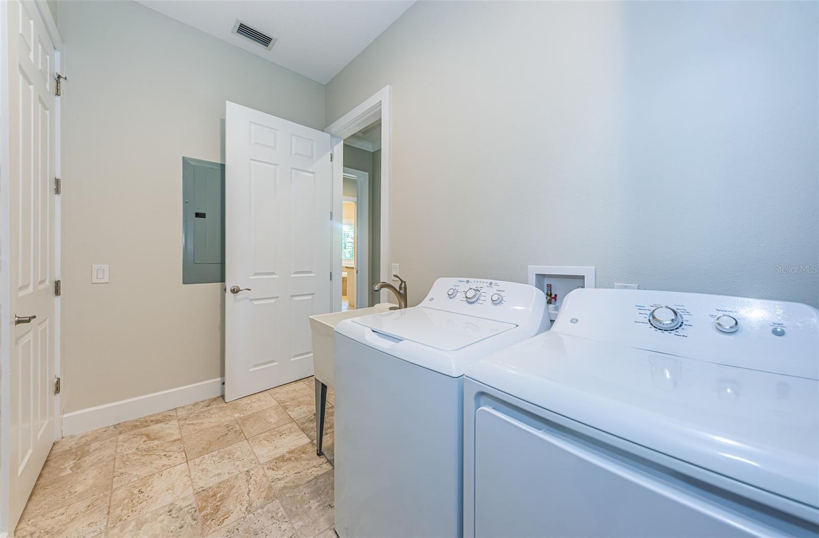 LONE PALM BEACH 3RD ADD - Residential