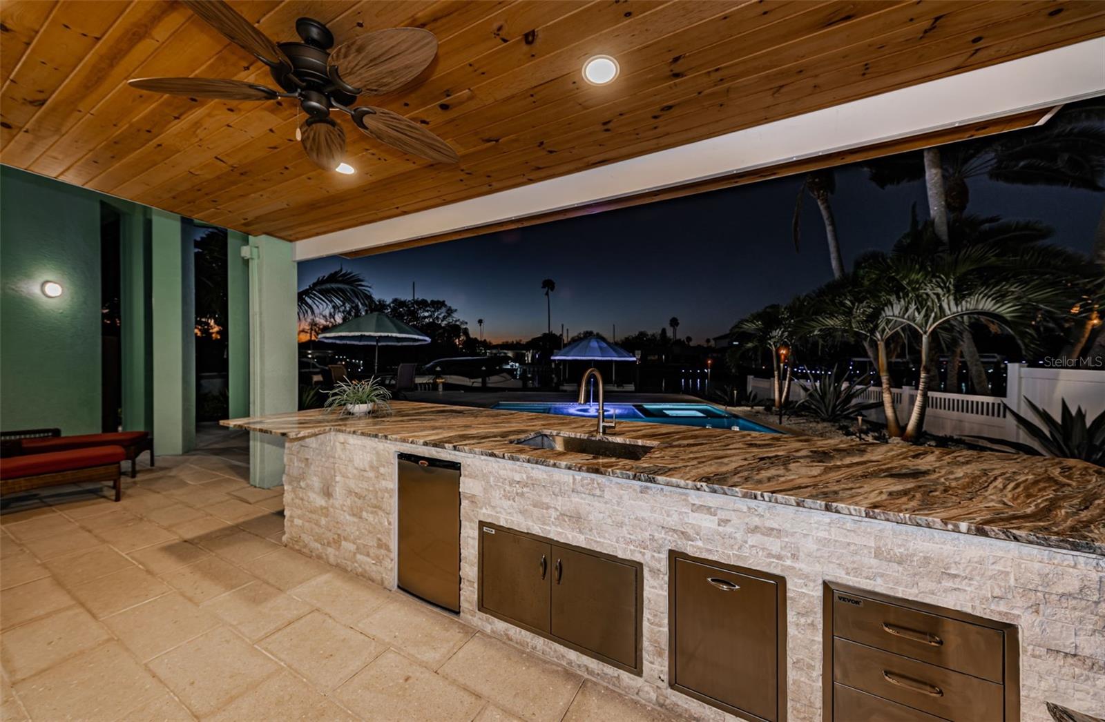 LONE PALM BEACH 3RD ADD - Residential