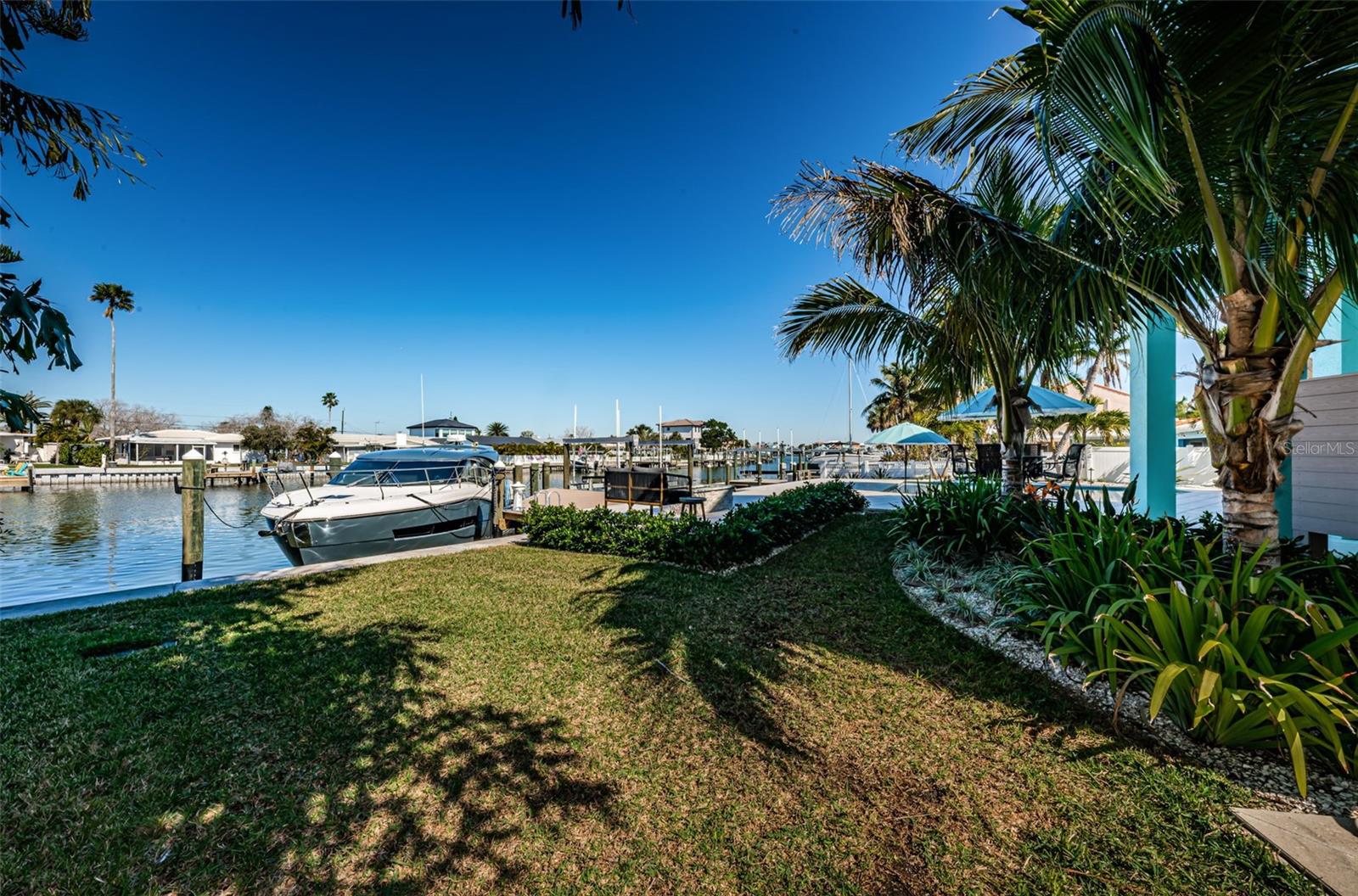 LONE PALM BEACH 3RD ADD - Residential