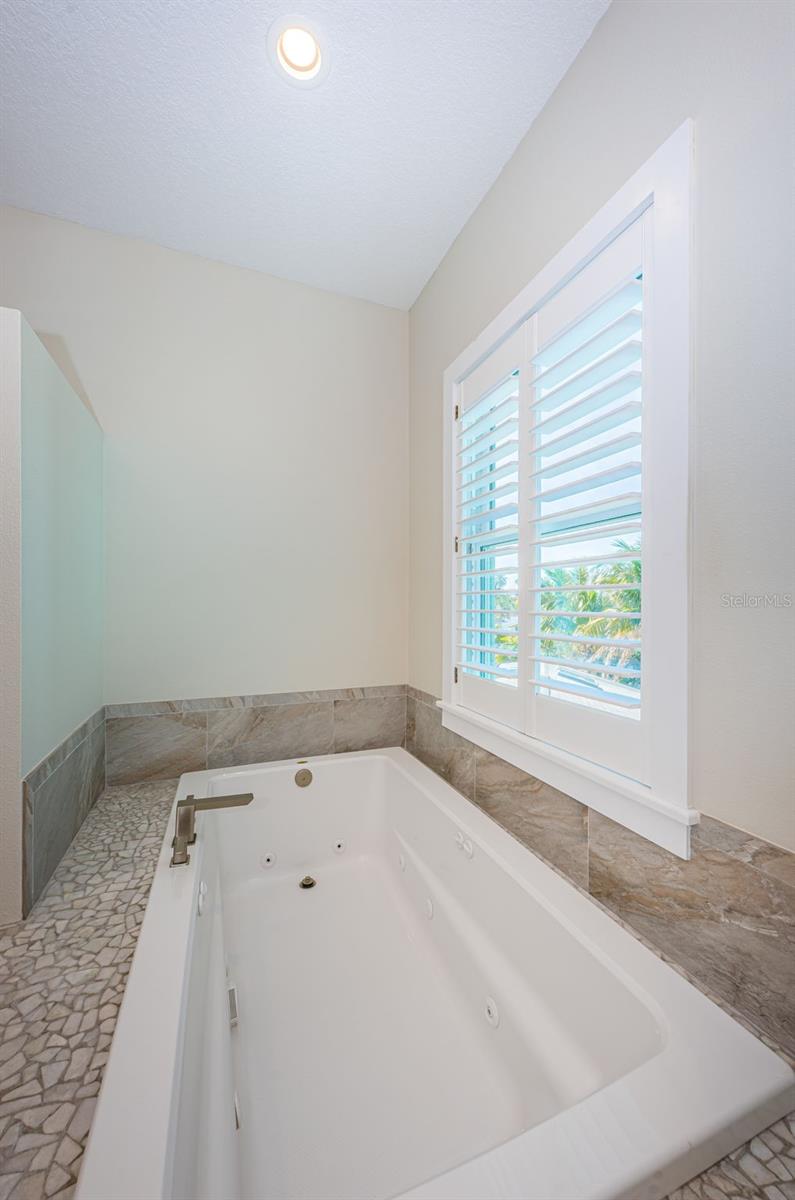 LONE PALM BEACH 3RD ADD - Residential