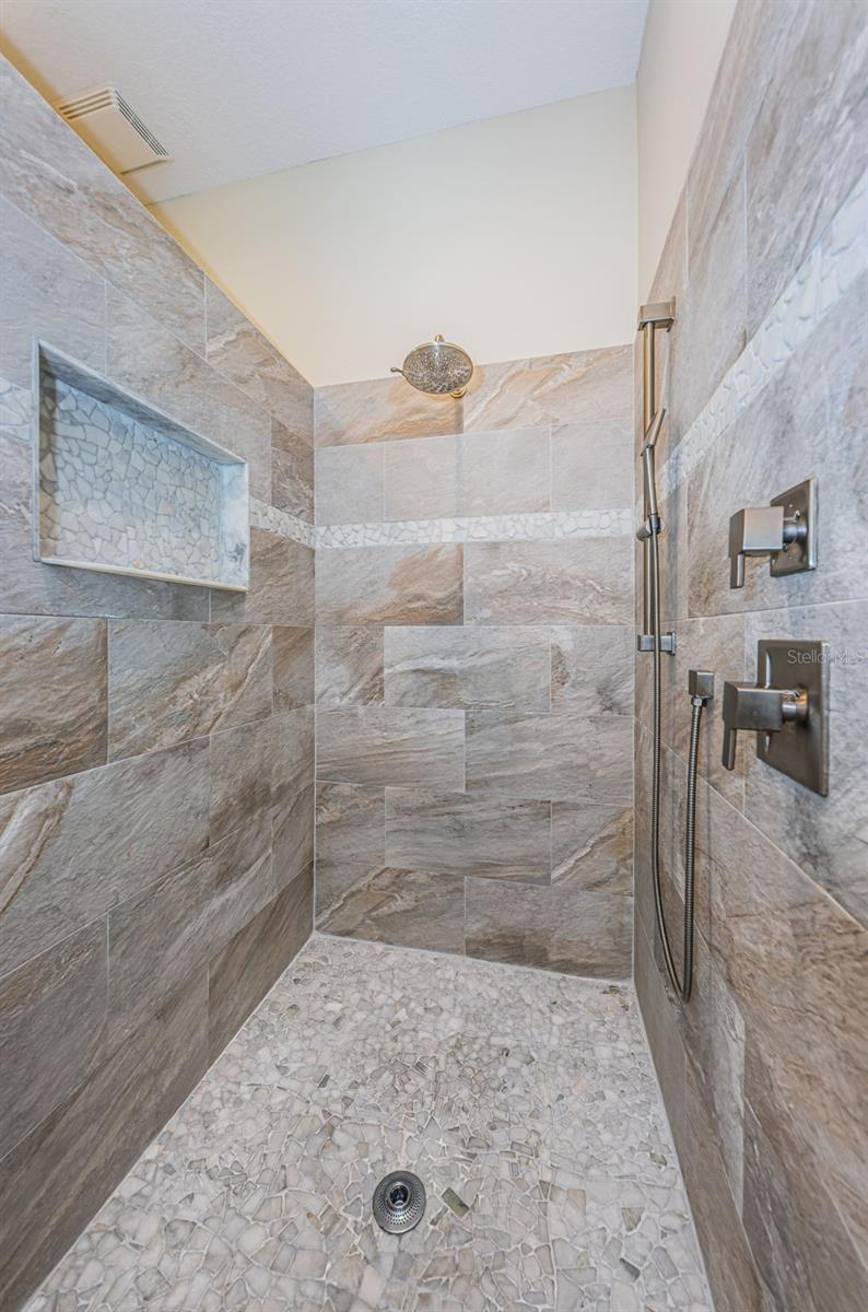 LONE PALM BEACH 3RD ADD - Residential