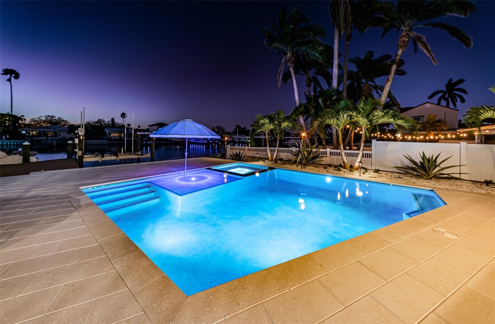 LONE PALM BEACH 3RD ADD - Residential