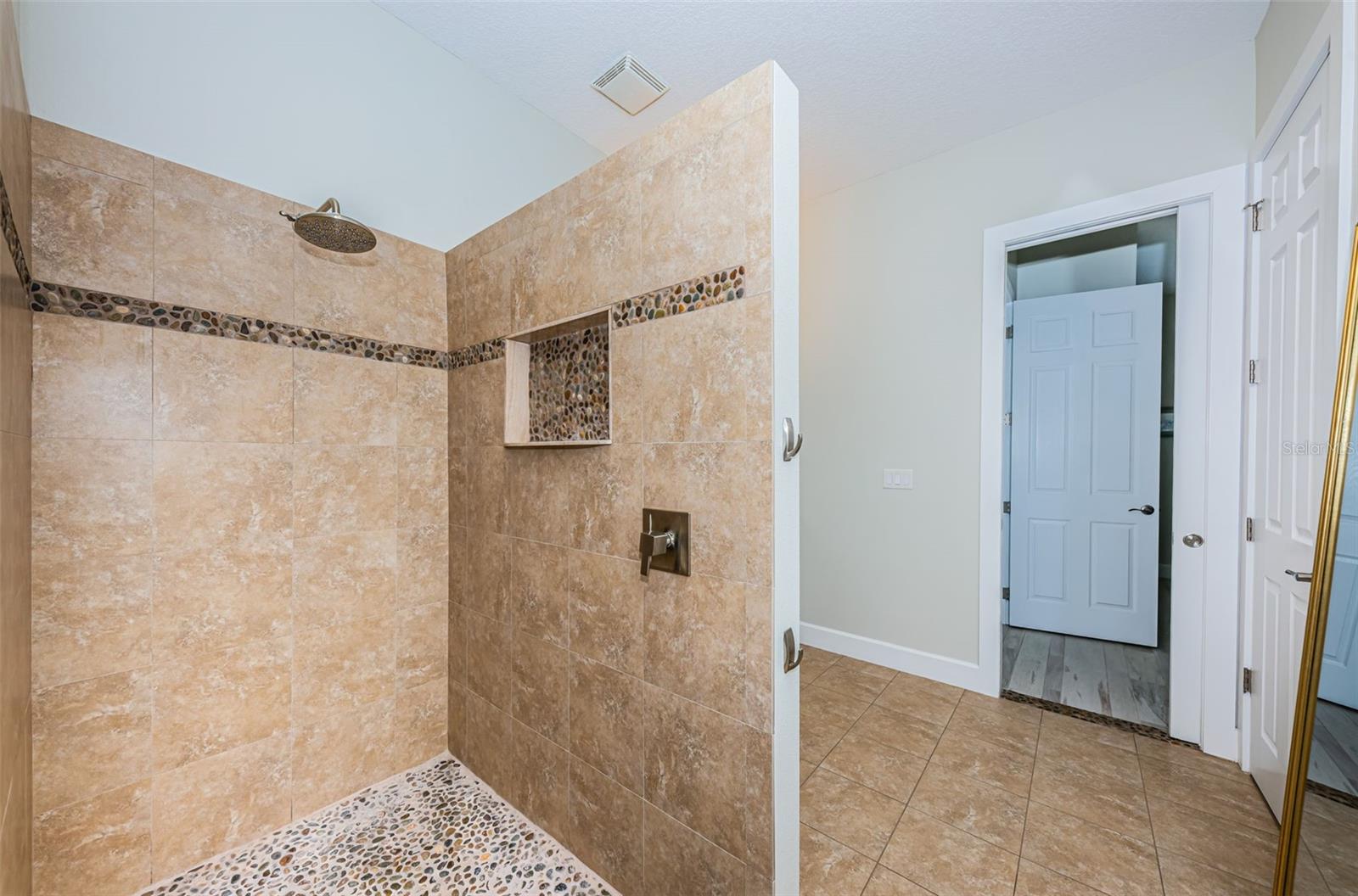 LONE PALM BEACH 3RD ADD - Residential