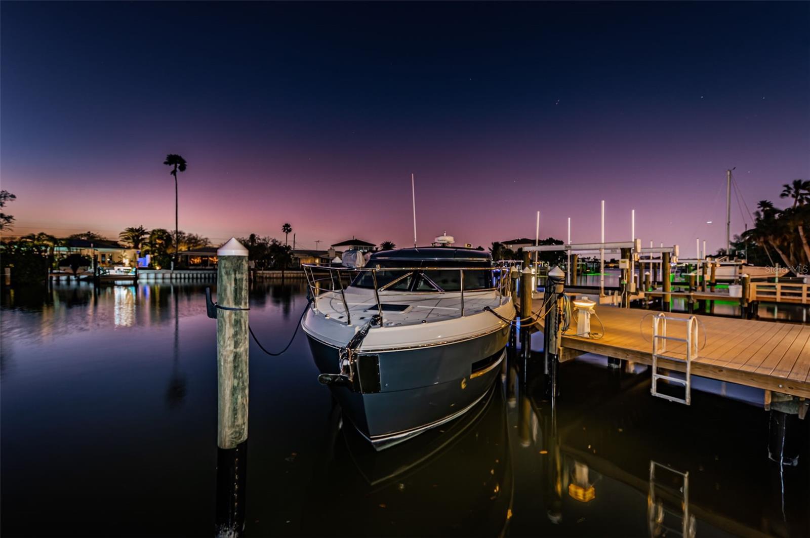 LONE PALM BEACH 3RD ADD - Residential