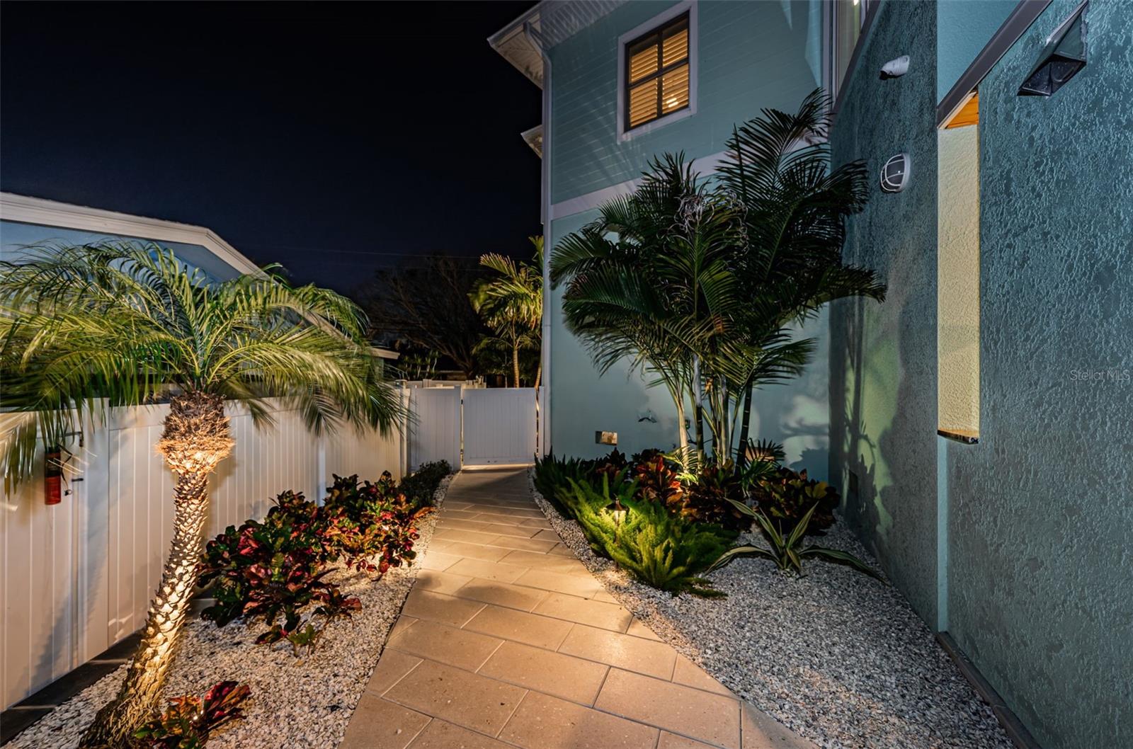 LONE PALM BEACH 3RD ADD - Residential