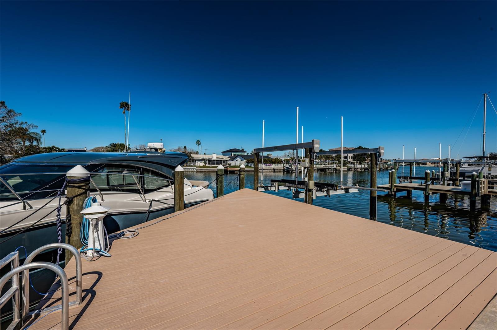 LONE PALM BEACH 3RD ADD - Residential