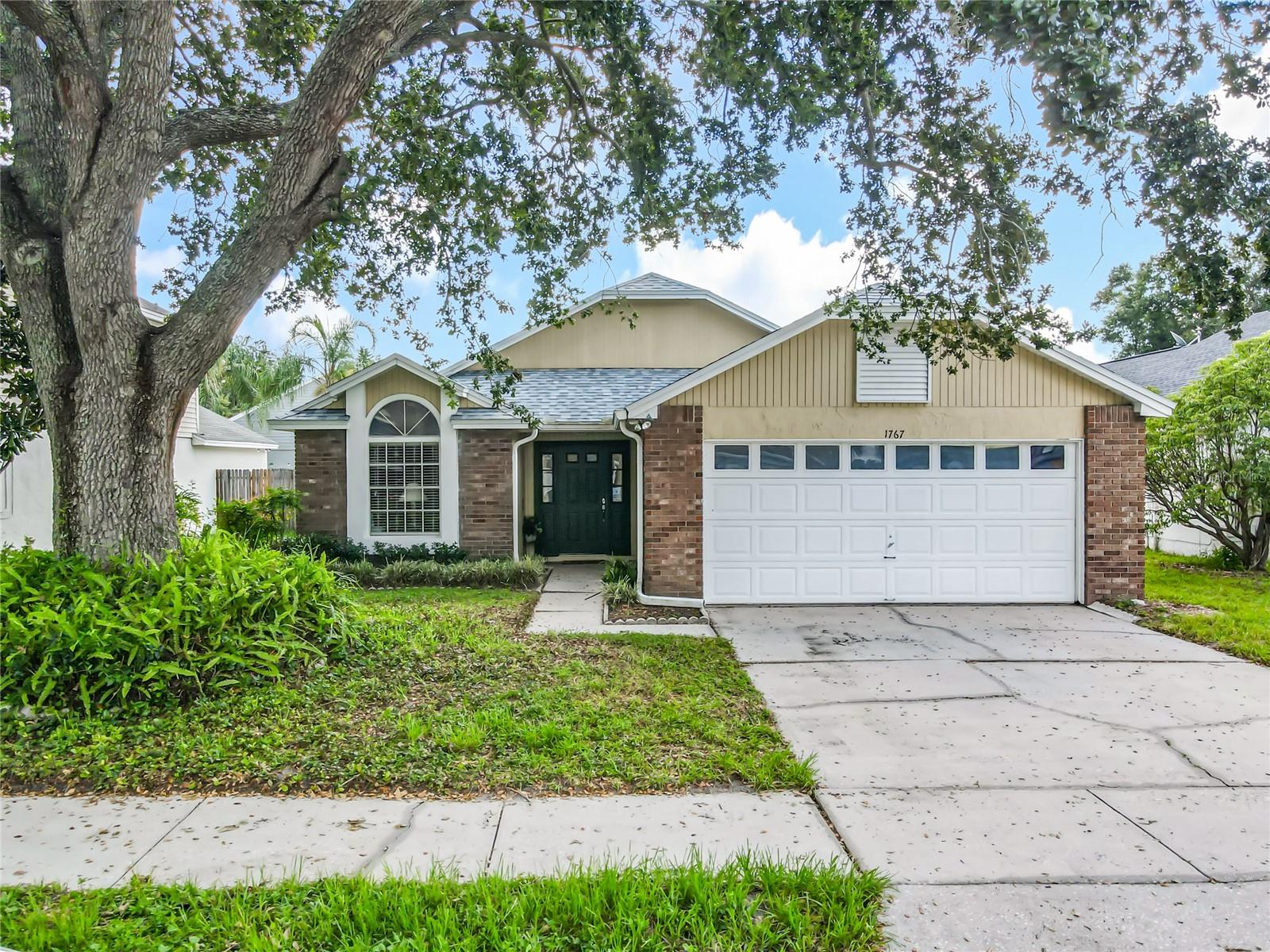 Welcome to your new Winter Park home!
Located in the highly sought-after community of Autumn Glen, this beautifully maintained property offers peace of mind and modern comfort with a new roof, newer A/C system, updated plumbing, and a remodeled kitchen featuring granite countertops, stainless steel appliances, and a spacious pantry. The L-shaped living and dining area boasts vaulted ceilings, perfect for both relaxing and entertaining. The primary suite includes a walk-in closet and sliding doors that lead to the covered and screened patio.
Enjoy a split-bedroom layout with generously sized guest rooms, ceiling fans throughout, and a 2-car garage. The fenced yard provides privacy and room to enjoy the outdoors.
The community is located just around the corner from Lake Howell High School and Tuskawilla Middle School. Other community features include tennis/pickleball courts, a playground, and a gazebo overlooking the community pond—perfect for bringing your fishing pole. If you're looking for the right house in the right location, this is the one.