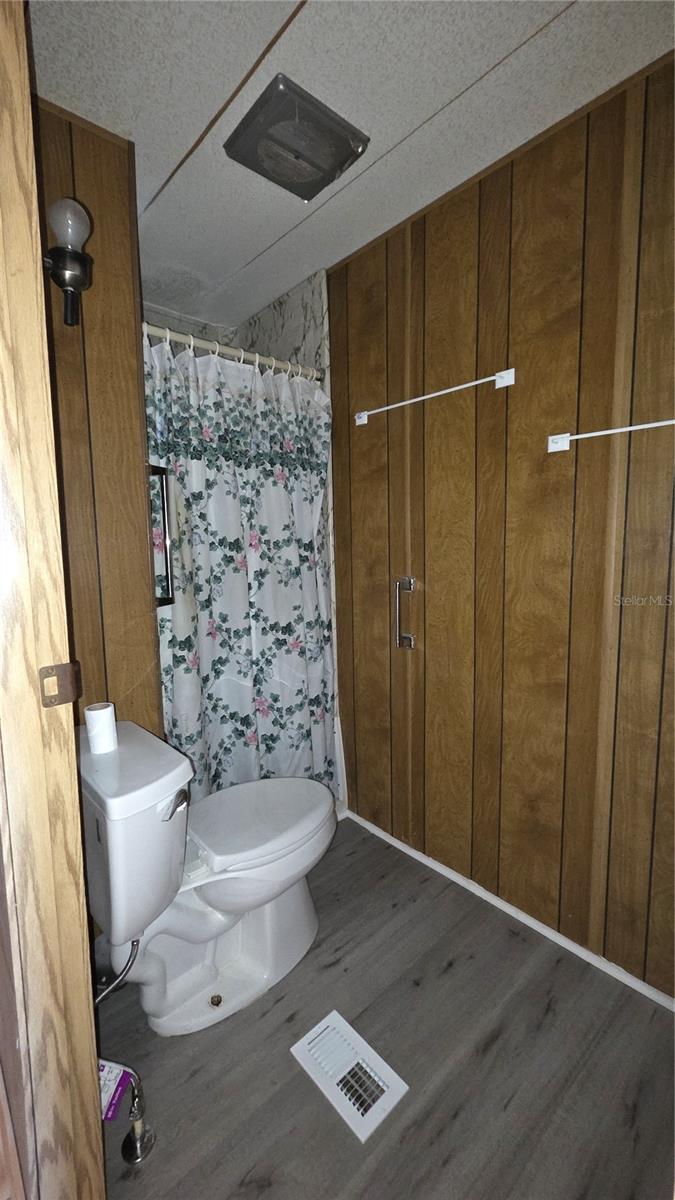 HOLIDAY PARK - Residential