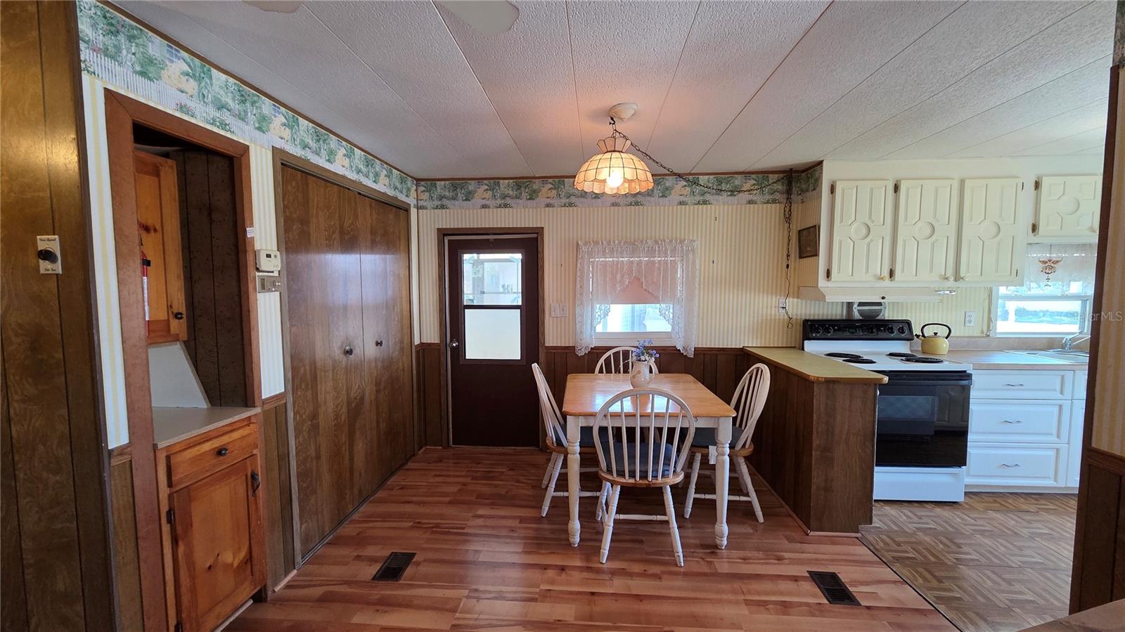 HOLIDAY PARK - Residential