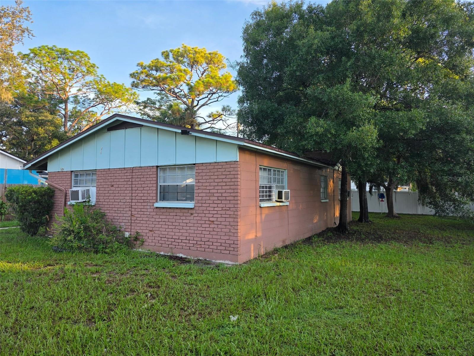 HAMNERS W E HOMESTEAD ACRES - Residential Income