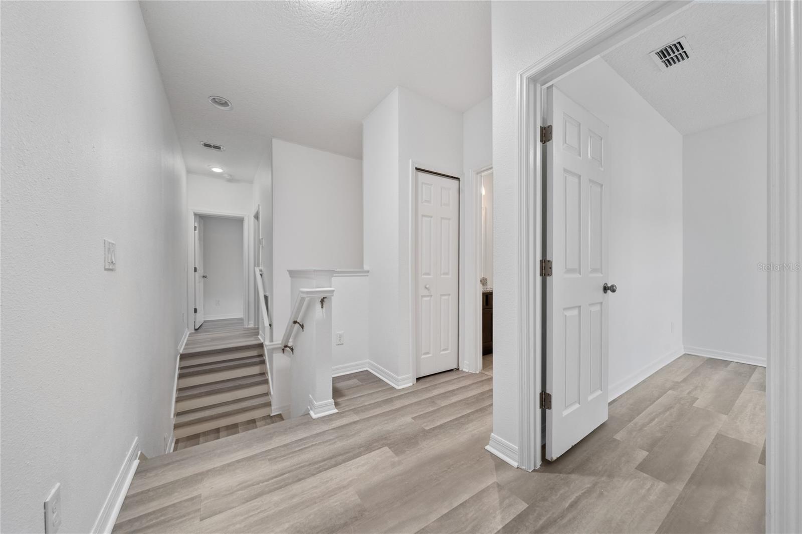 SAWGRASS LNDGS - Residential