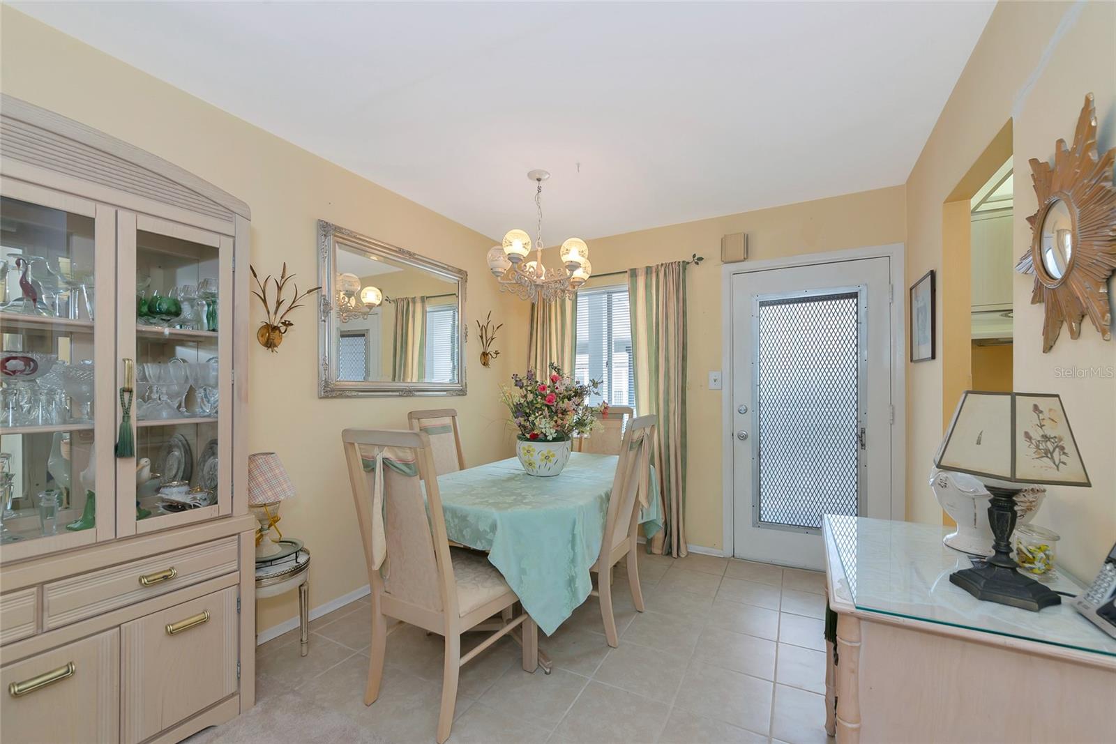 THE THIRD BAYSHORE - Residential