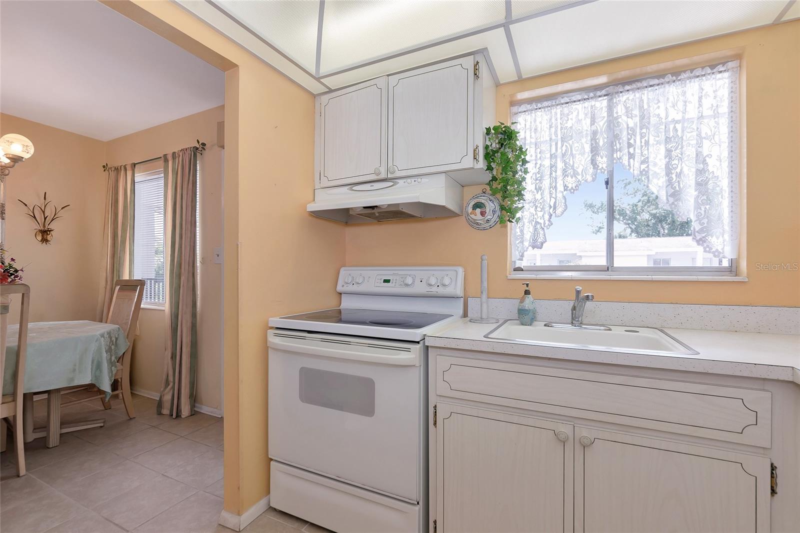 THE THIRD BAYSHORE - Residential