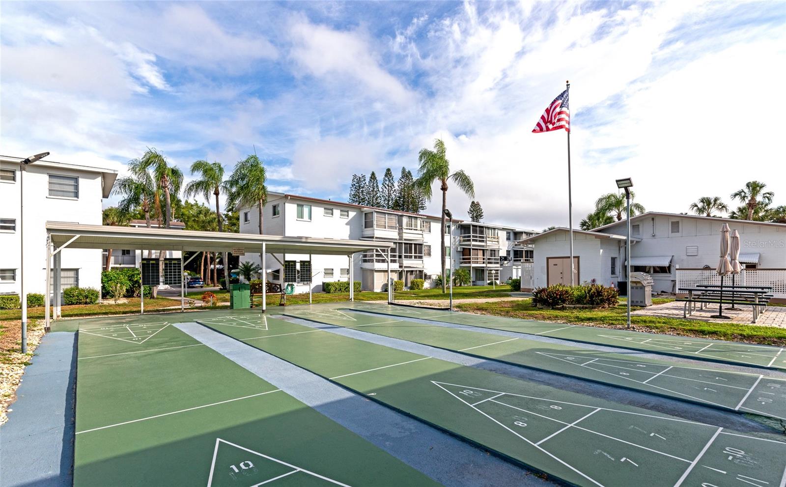 THE THIRD BAYSHORE - Residential