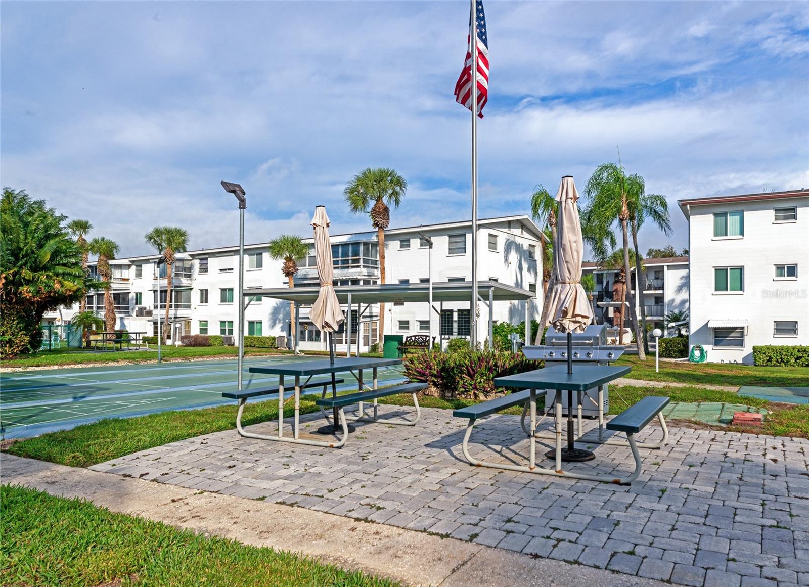 THE THIRD BAYSHORE - Residential