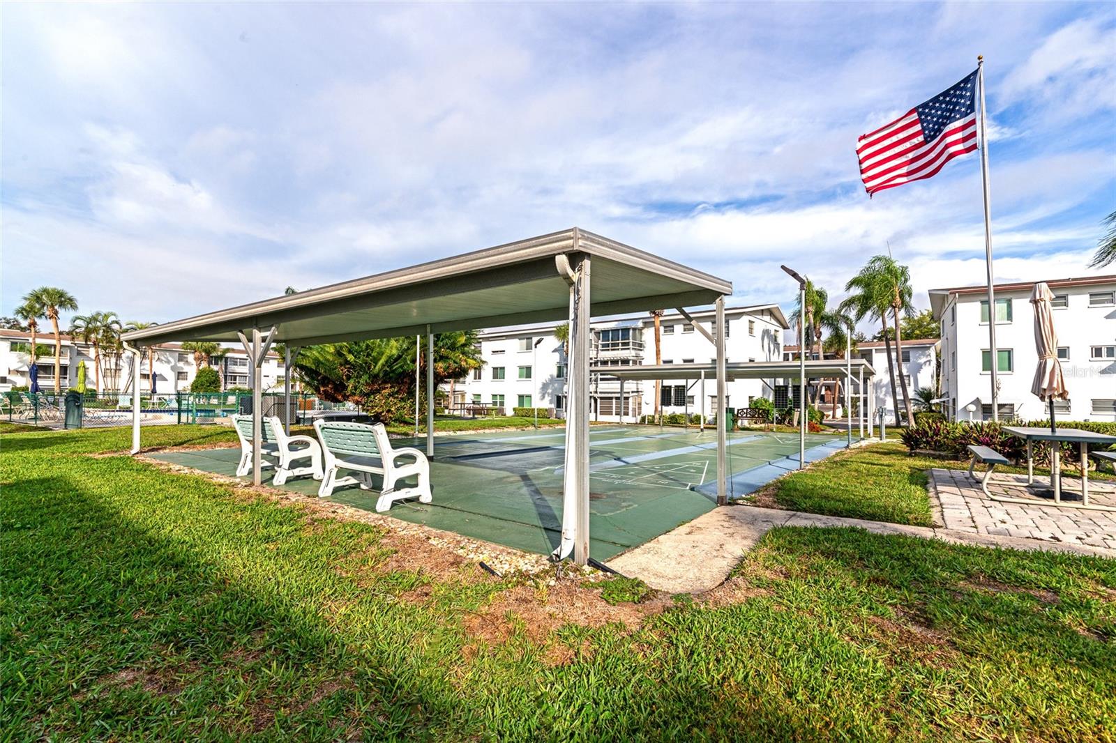 THE THIRD BAYSHORE - Residential