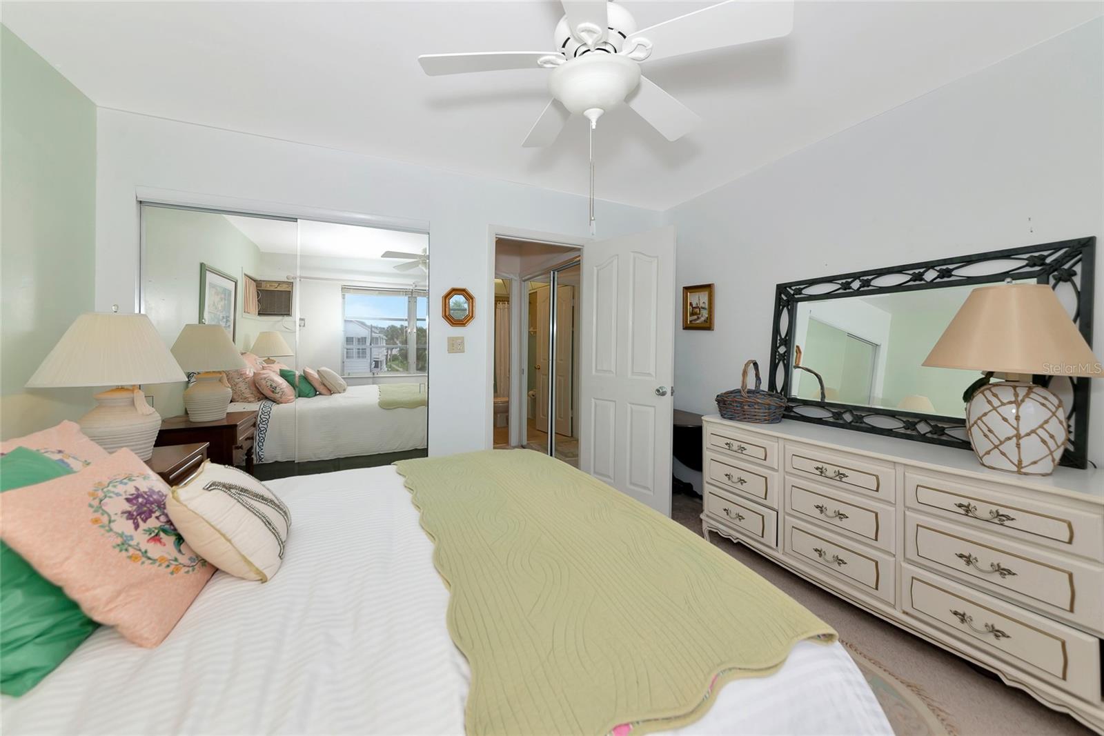 THE THIRD BAYSHORE - Residential