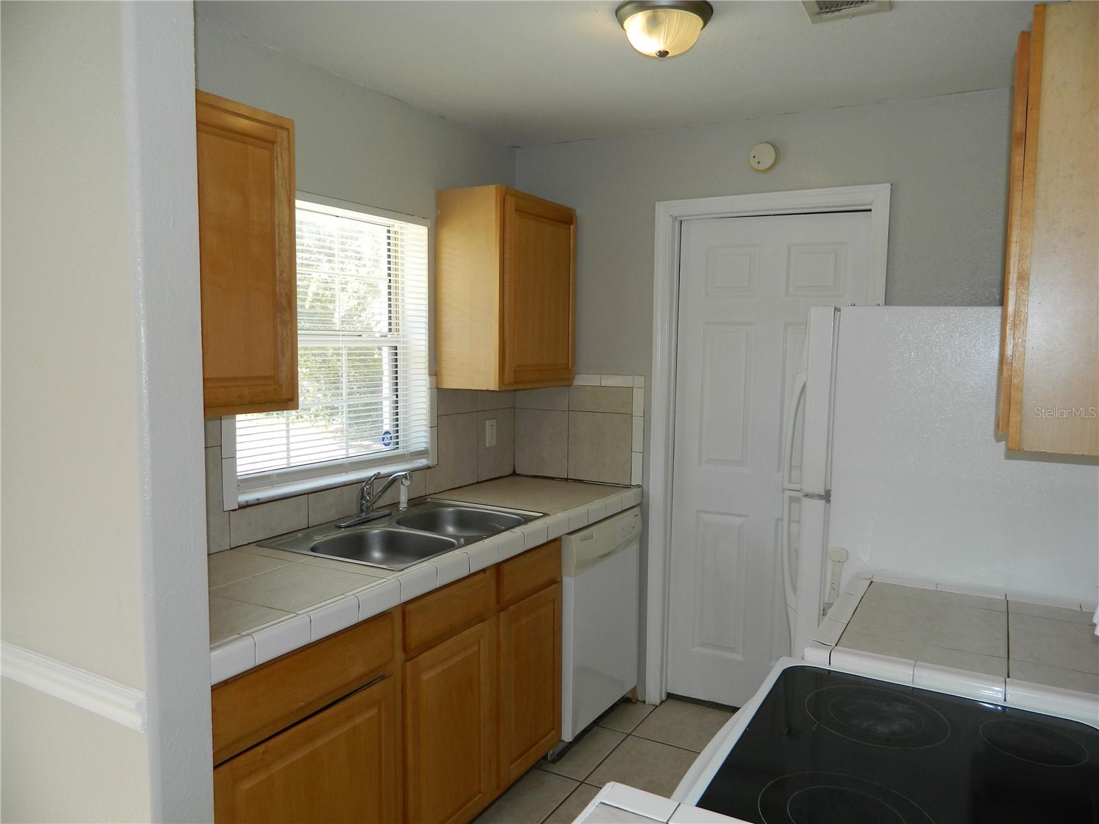 DELTONA LAKES UNIT 74 - Residential Lease