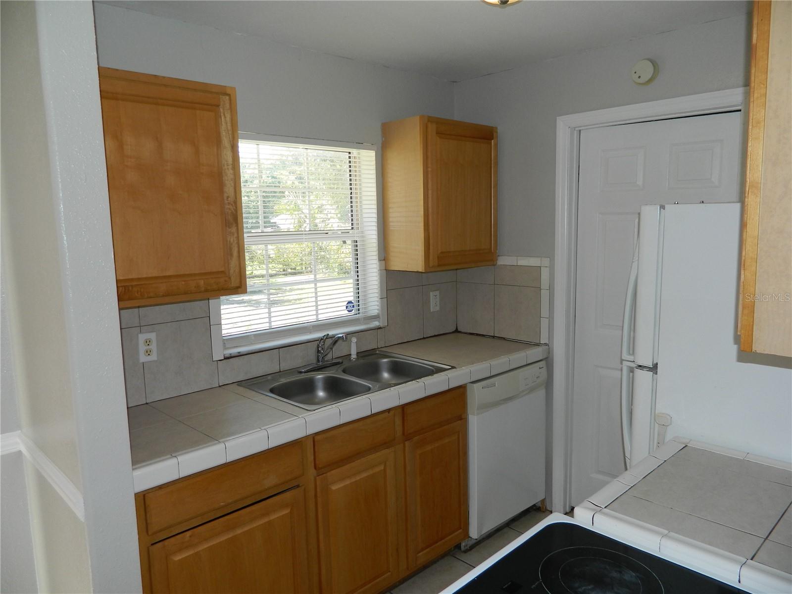 DELTONA LAKES UNIT 74 - Residential Lease