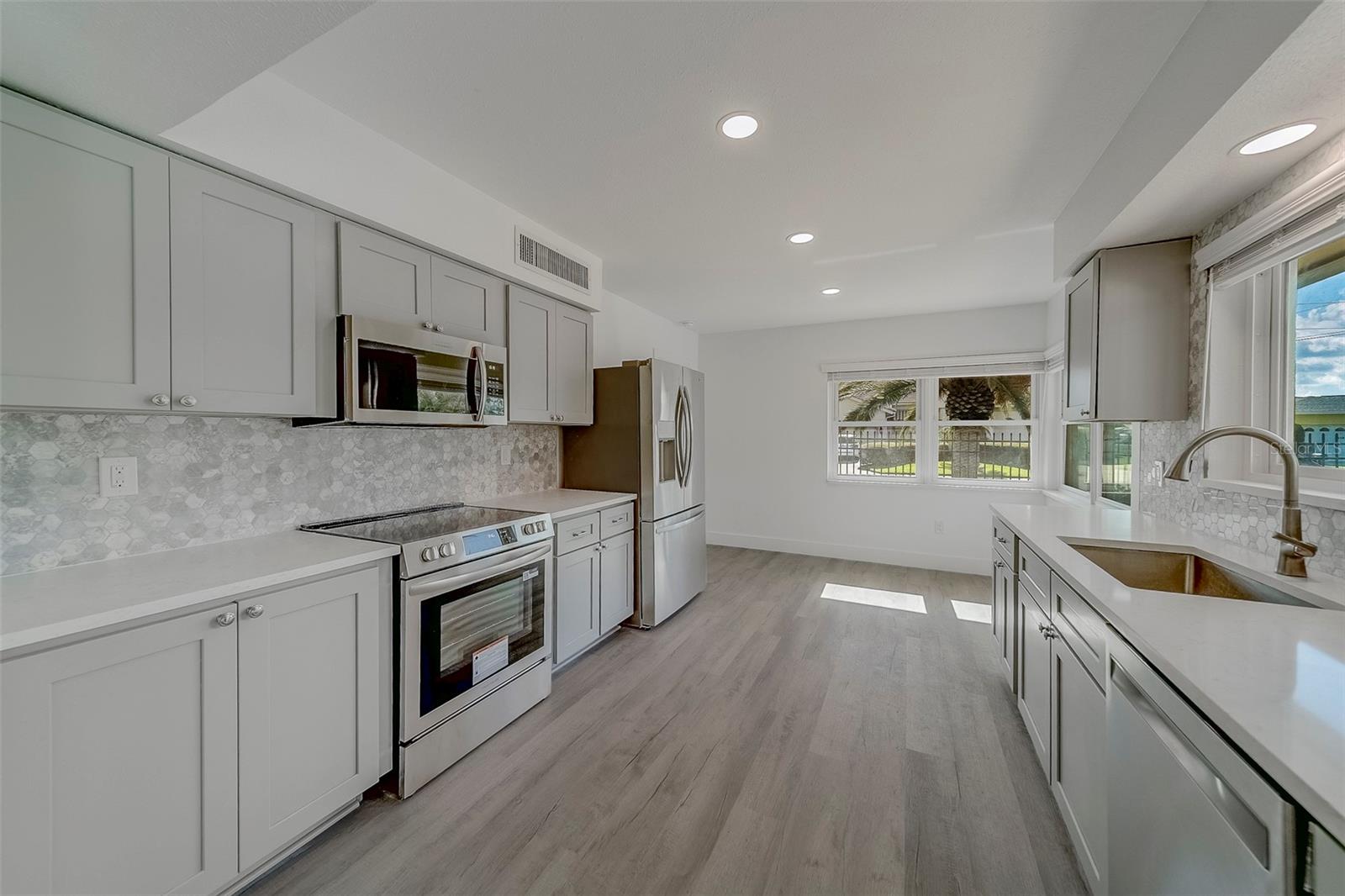 BELLEVUE ESTATES 4TH ADD - Residential