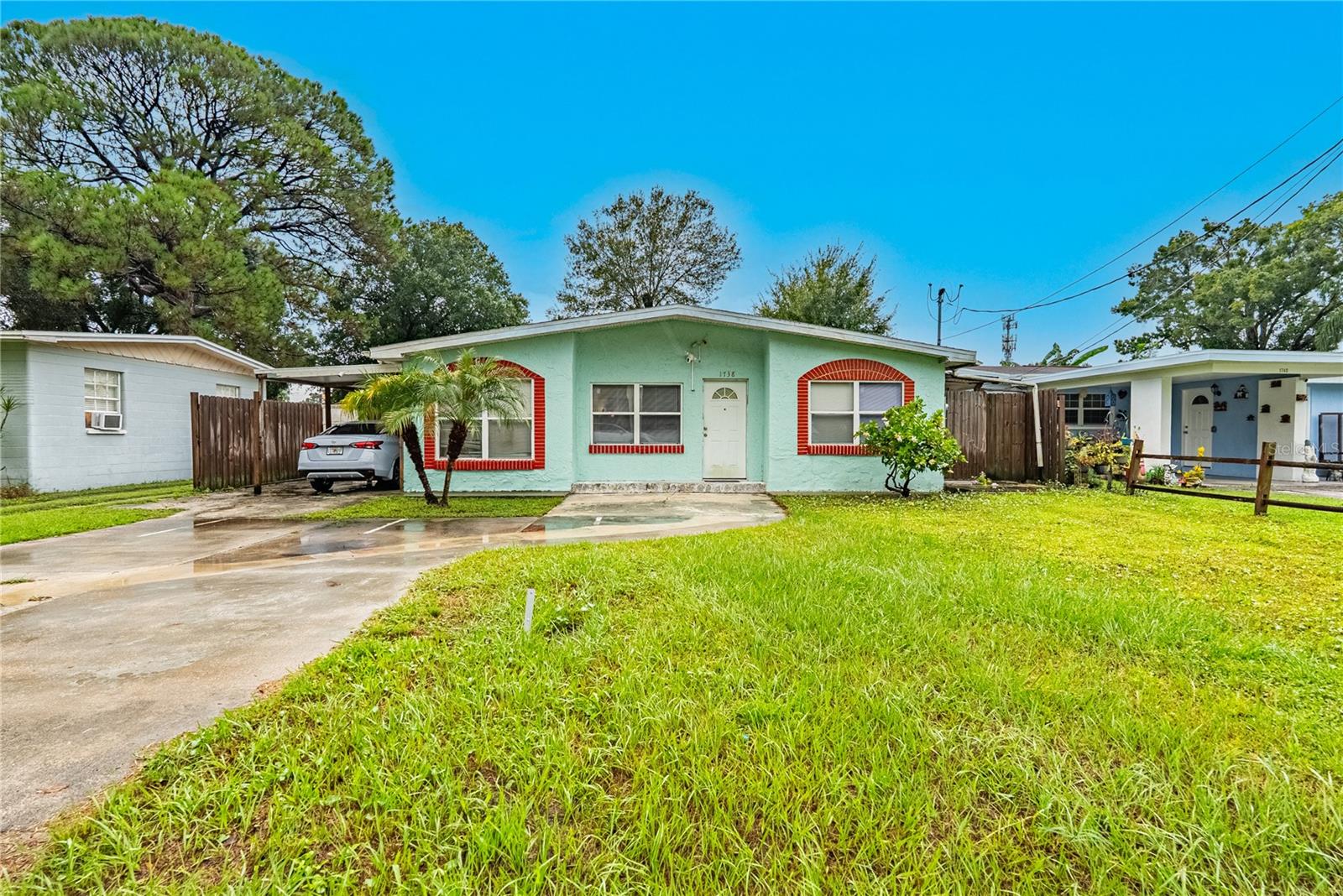 1738 W COMANCHE AVENUE