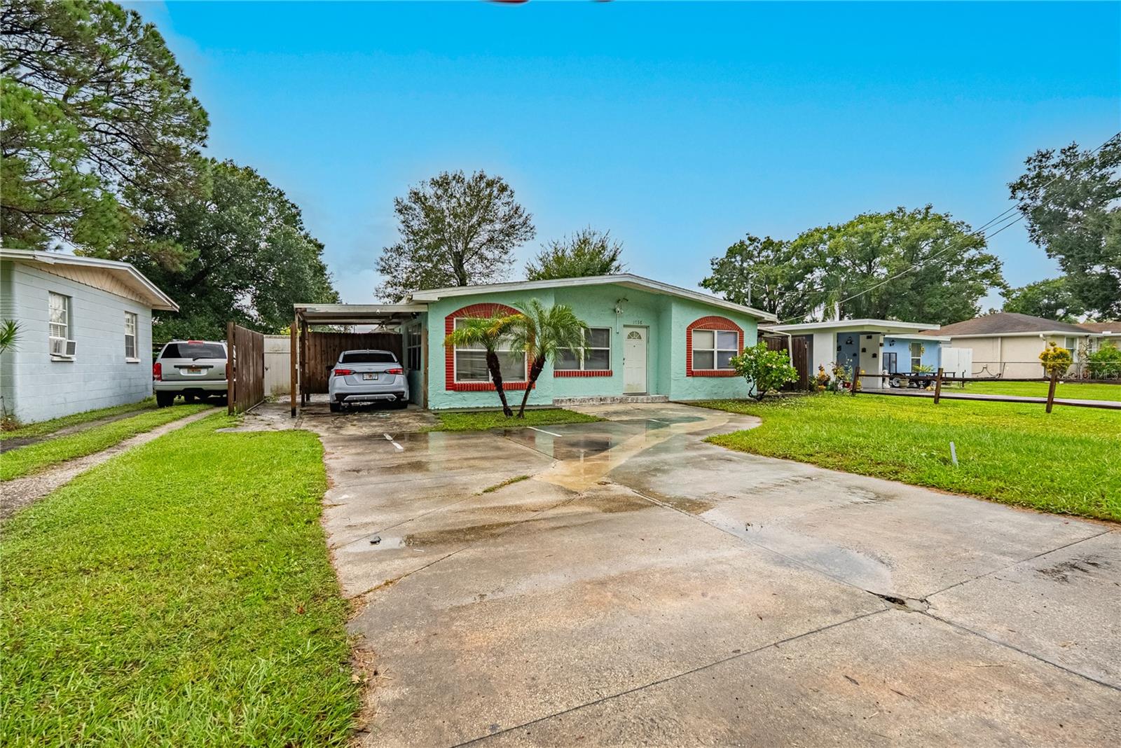 1738 W COMANCHE AVENUE