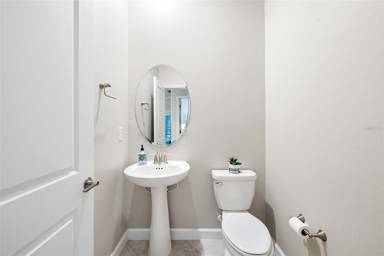 WILLOW SQUARE TWNHMS - Residential