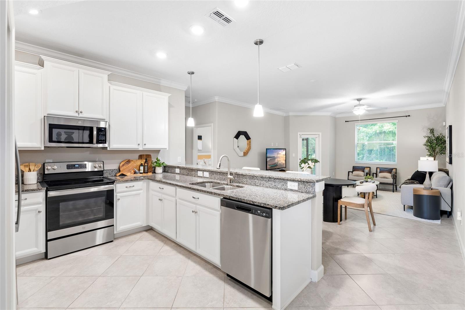 WILLOW SQUARE TWNHMS - Residential