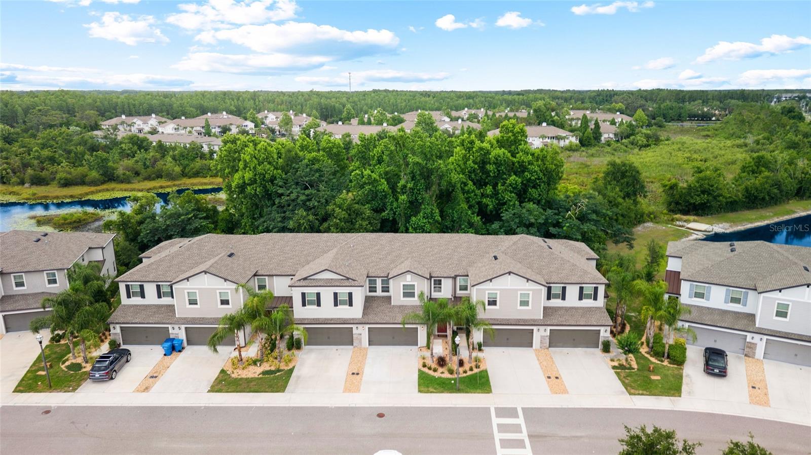 WILLOW SQUARE TWNHMS - Residential
