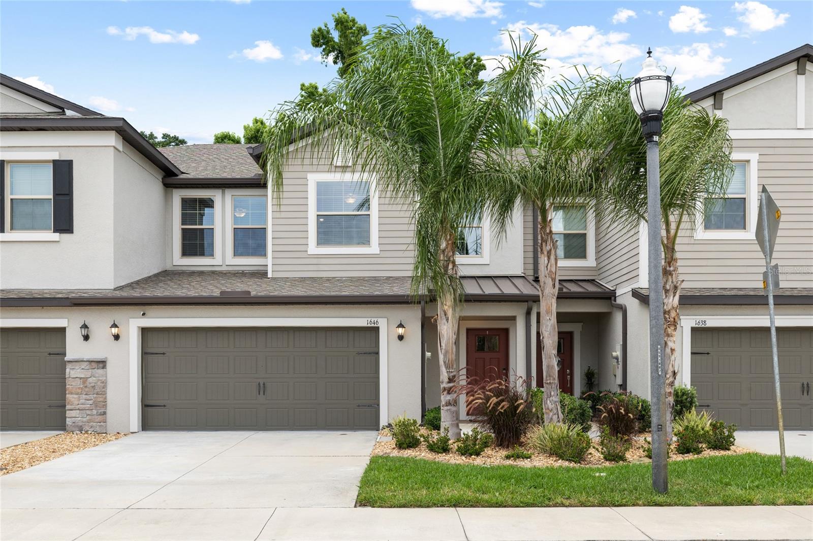 WILLOW SQUARE TWNHMS - Residential