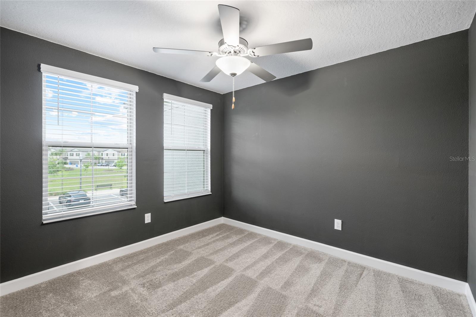 WILLOW SQUARE TWNHMS - Residential