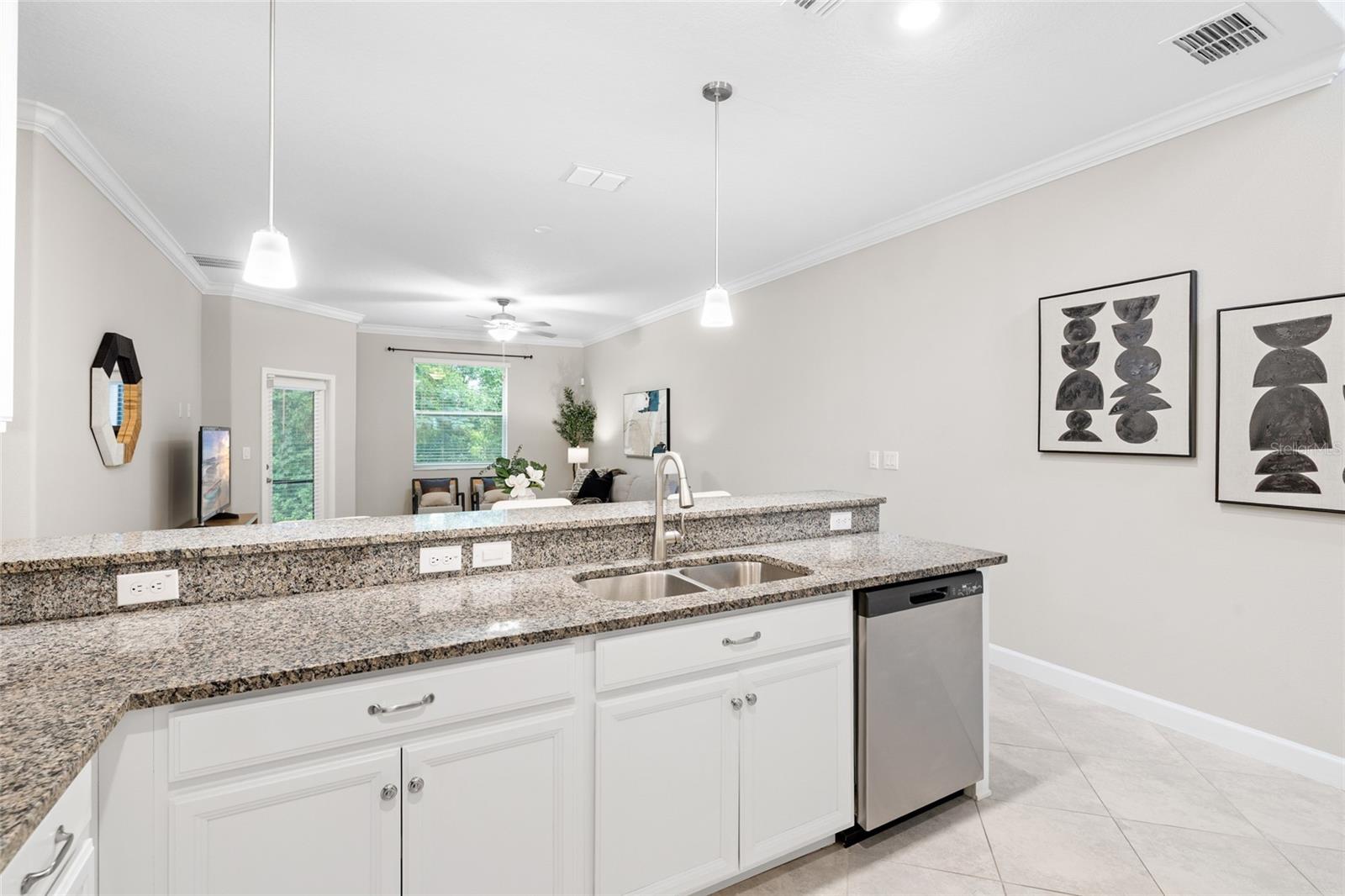 WILLOW SQUARE TWNHMS - Residential