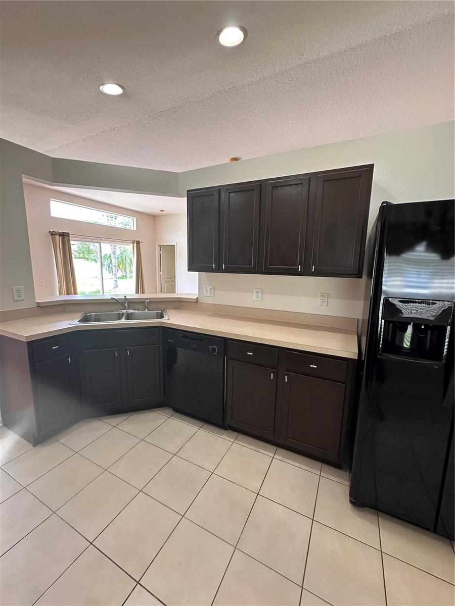 MEADOW POINTE PRCL 15 UN 2 REP - Residential Lease