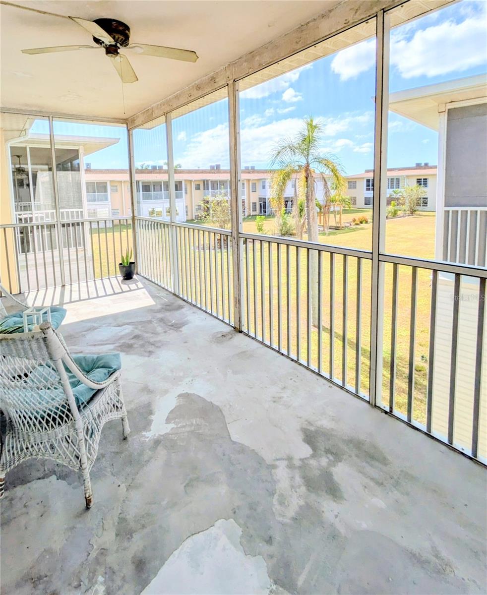 PLAZA VIEW APTS UN 04 - Residential