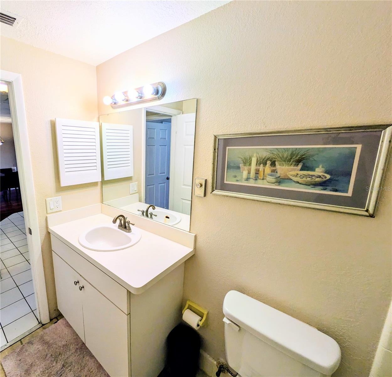 PLAZA VIEW APTS UN 04 - Residential