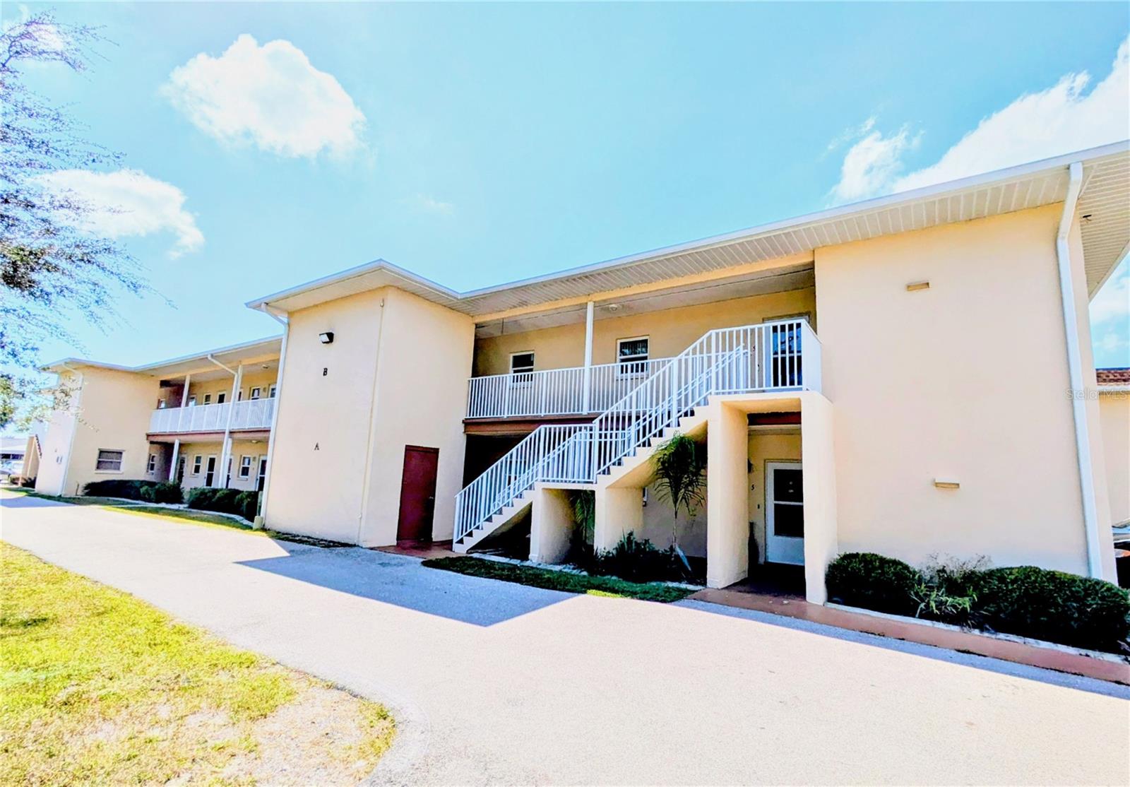 PLAZA VIEW APTS UN 04 - Residential