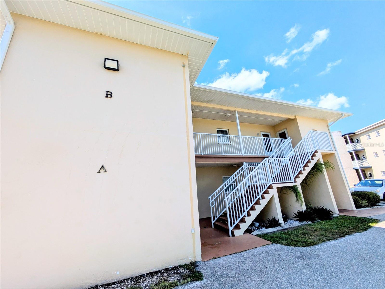 PLAZA VIEW APTS UN 04 - Residential