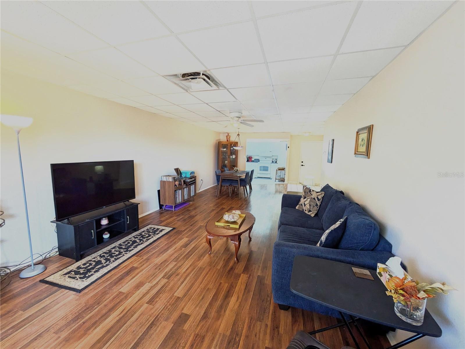 PLAZA VIEW APTS UN 04 - Residential