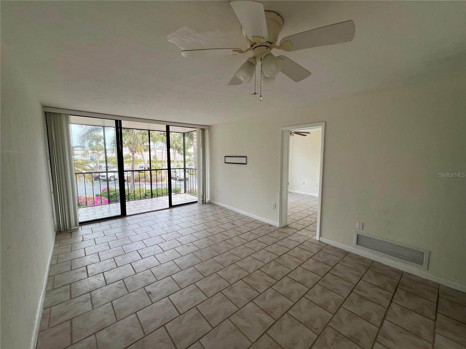 618 BIRD BAY DRIVE S 212
