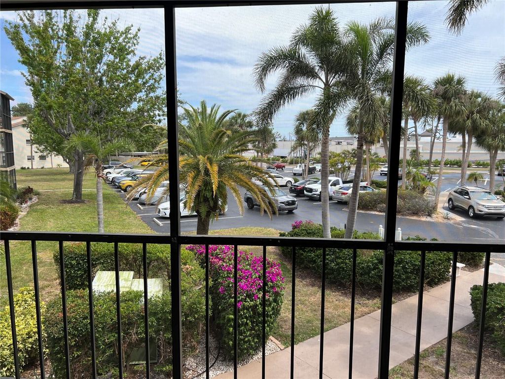 Photo of 618 Bird Bay Drive S #212, Venice, FL 34285 (MLS # N6138725)