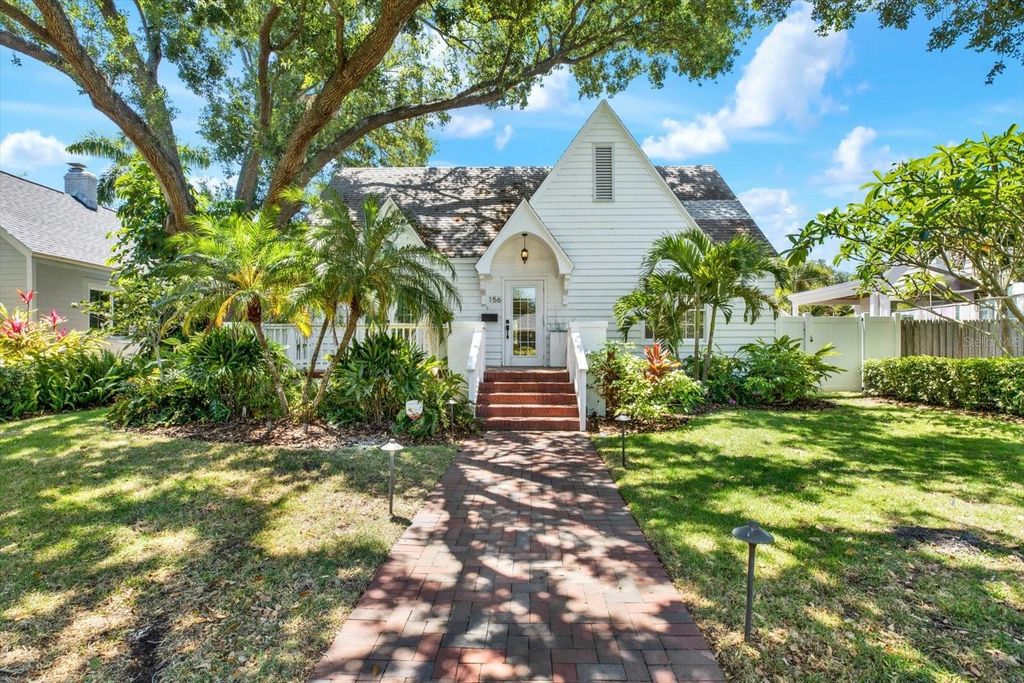 Photo of 156 21st Avenue NE, St Petersburg, FL 33704 (MLS # TB8505579)