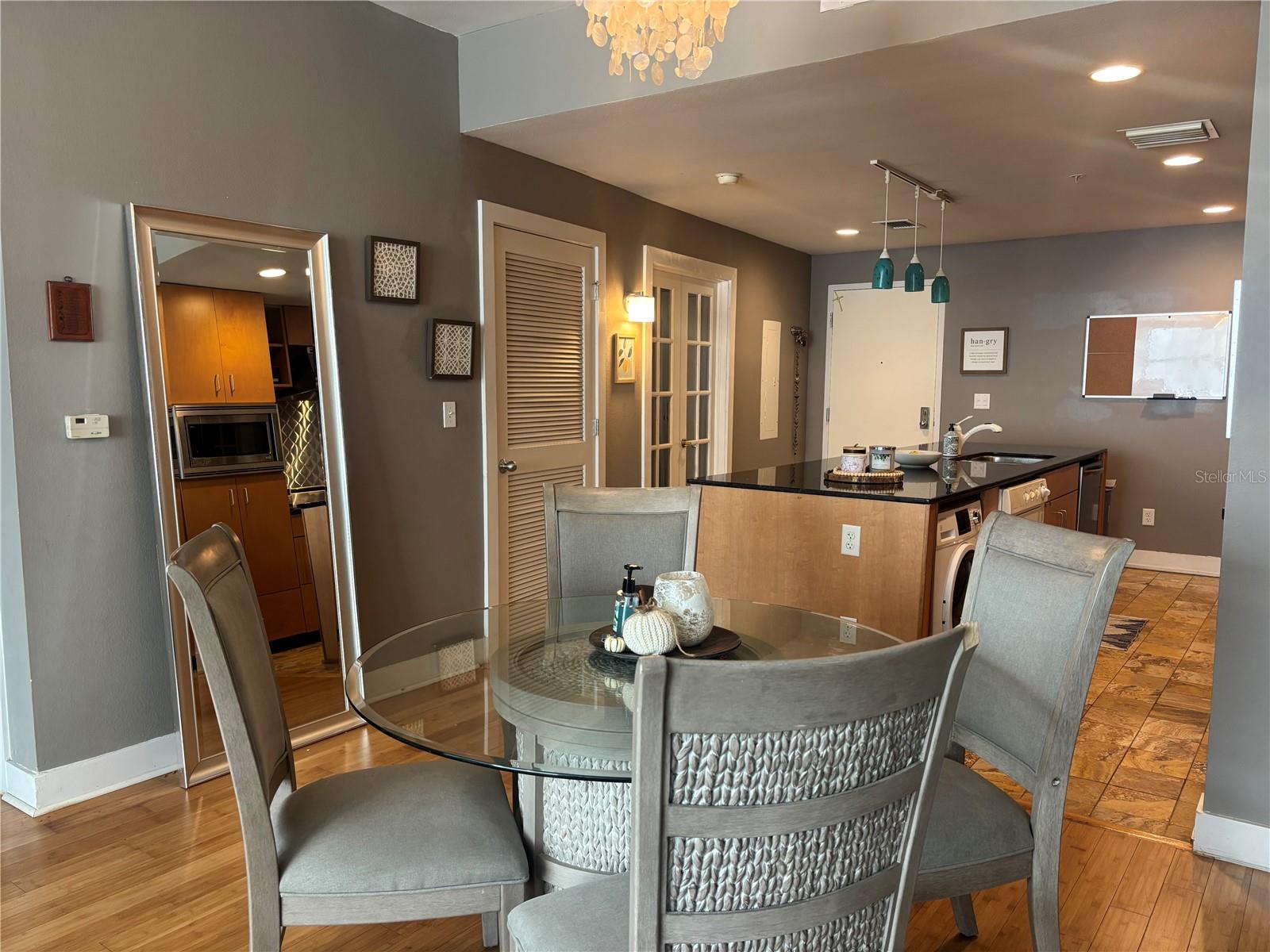 GRAND CENTRAL AT KENNEDY RESID - Residential